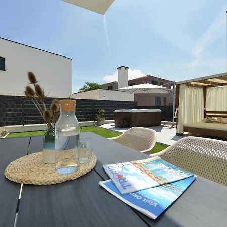 Mi Ciovo With Private Hot Tub And Garden * Trogir