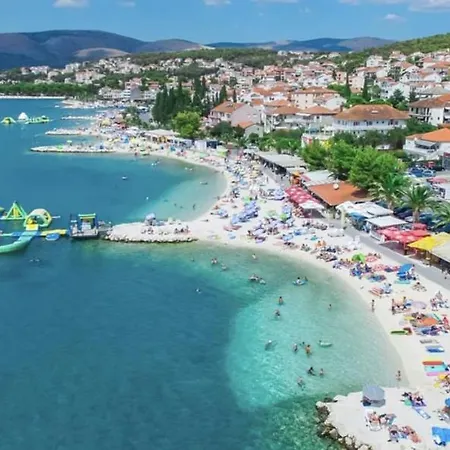 Apartment Mi Ciovo With Private Hot Tub And Garden Trogir