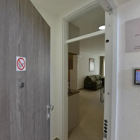 Apartment Mi Ciovo With Private Hot Tub And Garden