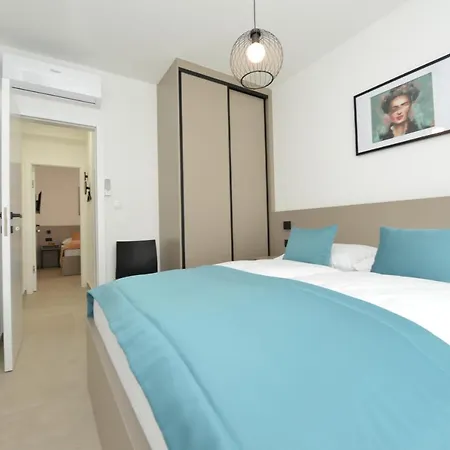 Apartment Mi Ciovo With Private Hot Tub And Garden