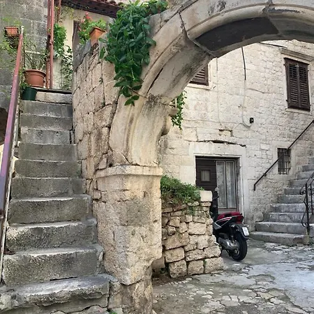 Mi Ciovo With Private Hot Tub And Garden Trogir