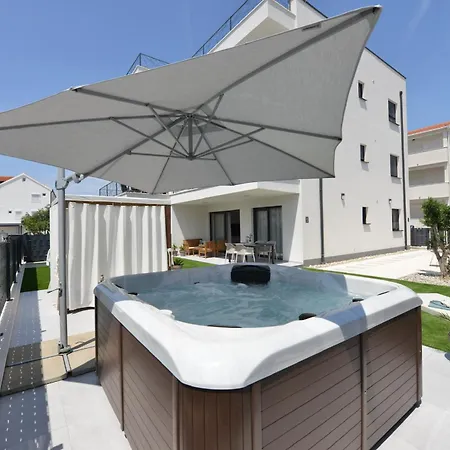 Mi Ciovo With Private Hot Tub And Garden
