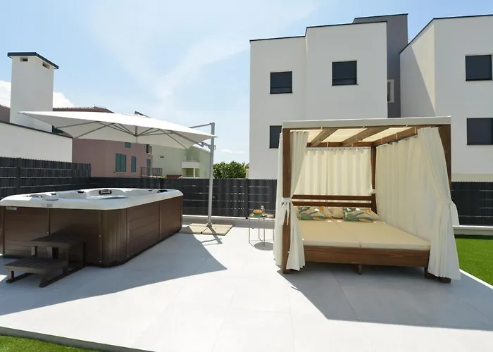 Mi Ciovo With Private Hot Tub And Garden Appartement