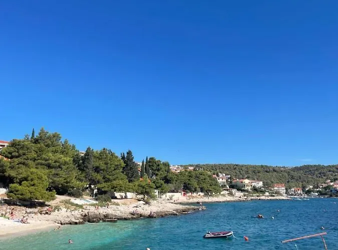 Mi Ciovo With Private Hot Tub And Garden Appartement Trogir