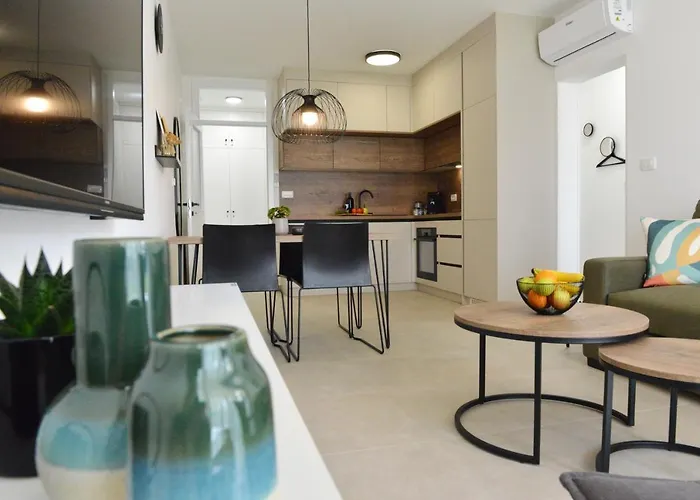 Mi Ciovo With Private Hot Tub And Garden * Trogir