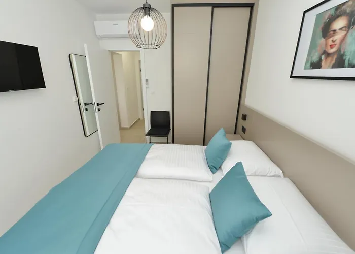 Mi Ciovo With Private Hot Tub And Garden * Trogir