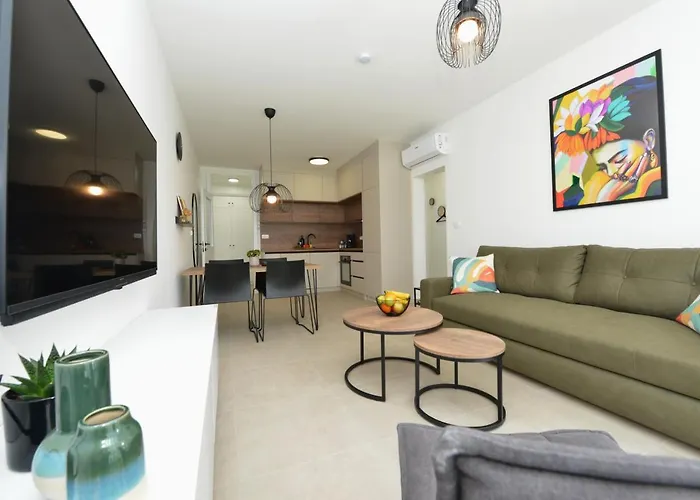 Mi Ciovo With Private Hot Tub And Garden * Trogir