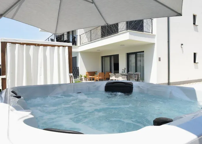 Mi Ciovo With Private Hot Tub And Garden Trogir