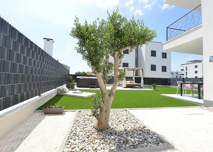 Mi Ciovo With Private Hot Tub And Garden Appartement *