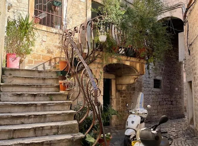 Mi Ciovo With Private Hot Tub And Garden Appartement